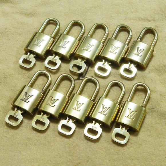 Louis Vuitton Brass Lock & Key Set - Gold Bag Accessories